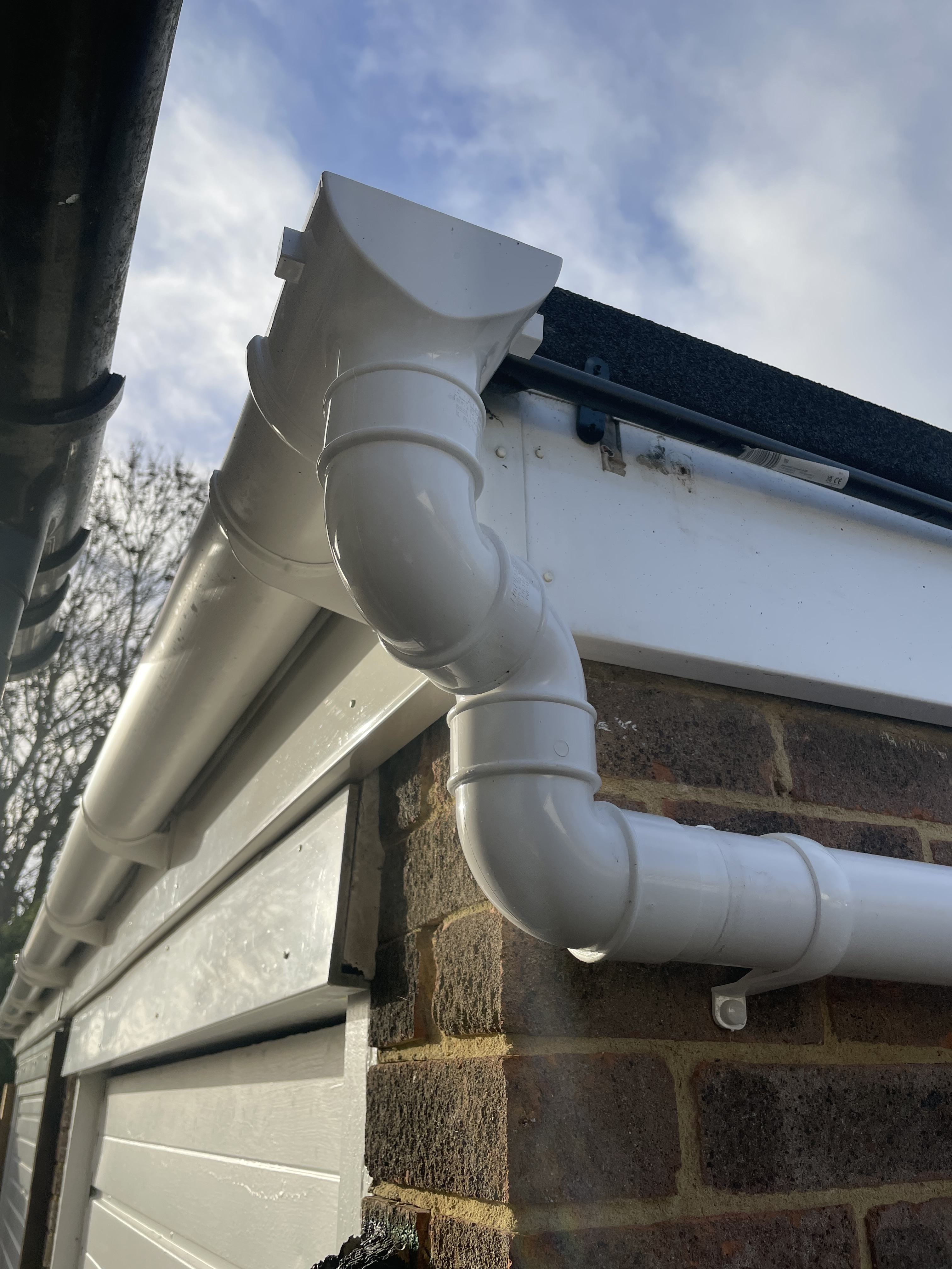 The "swans neck" join to get arong the corner